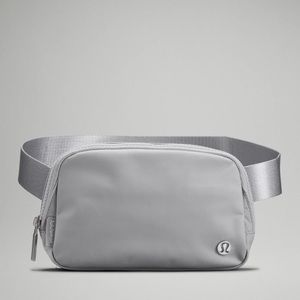 BRAND NEW! Lululemon Everywhere belt bag in silver drop.
